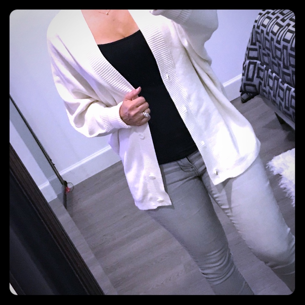 🖤 White/Ivory Cardigan Sweater